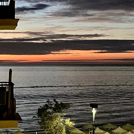 Primera Linea De Playa Y Centrico * Фуэнхирола