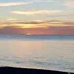Primera Linea De Playa Y Centrico 푸엔히롤라